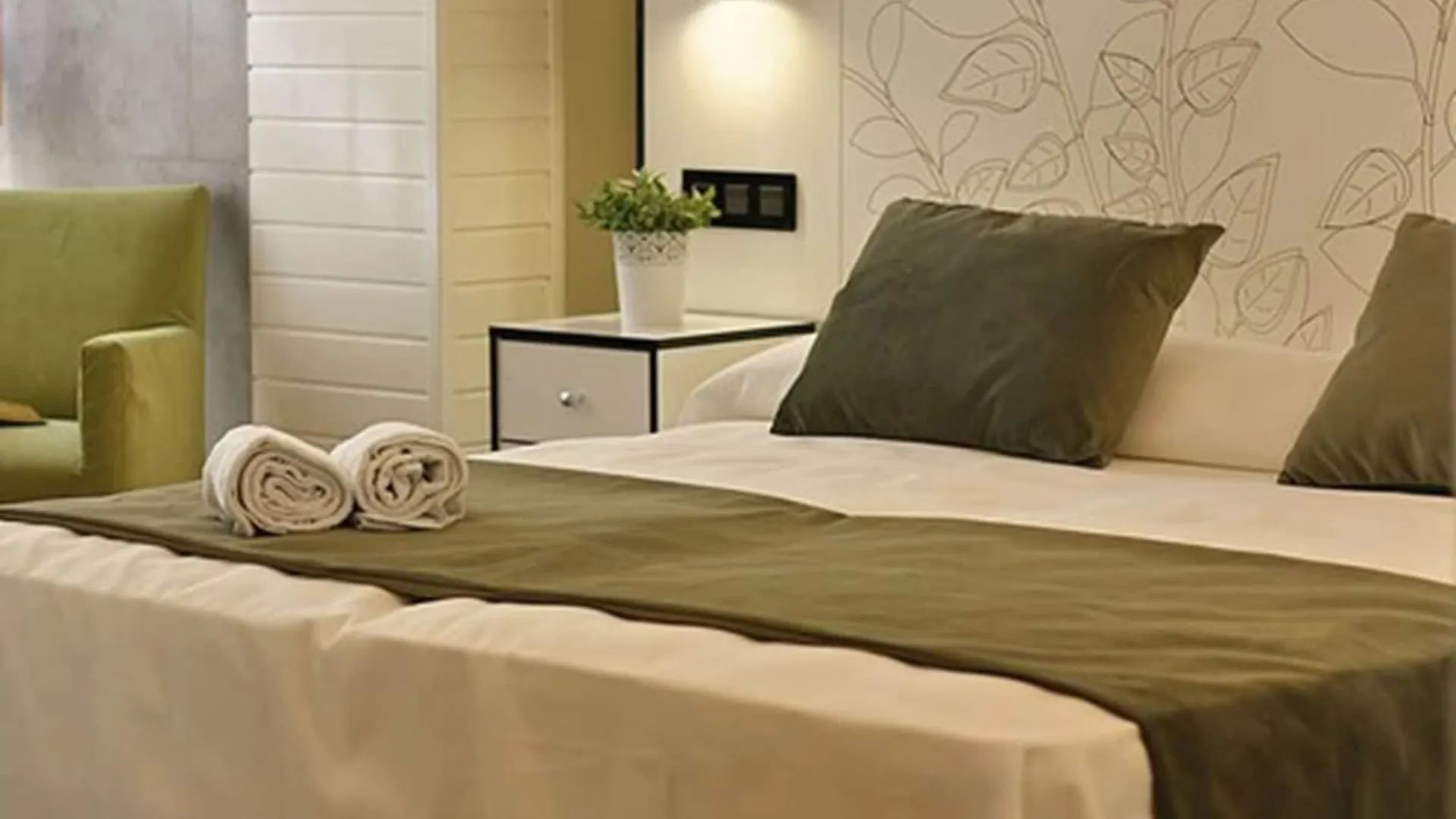 Apartamentos Suites Oficentro Deluxe Malaga