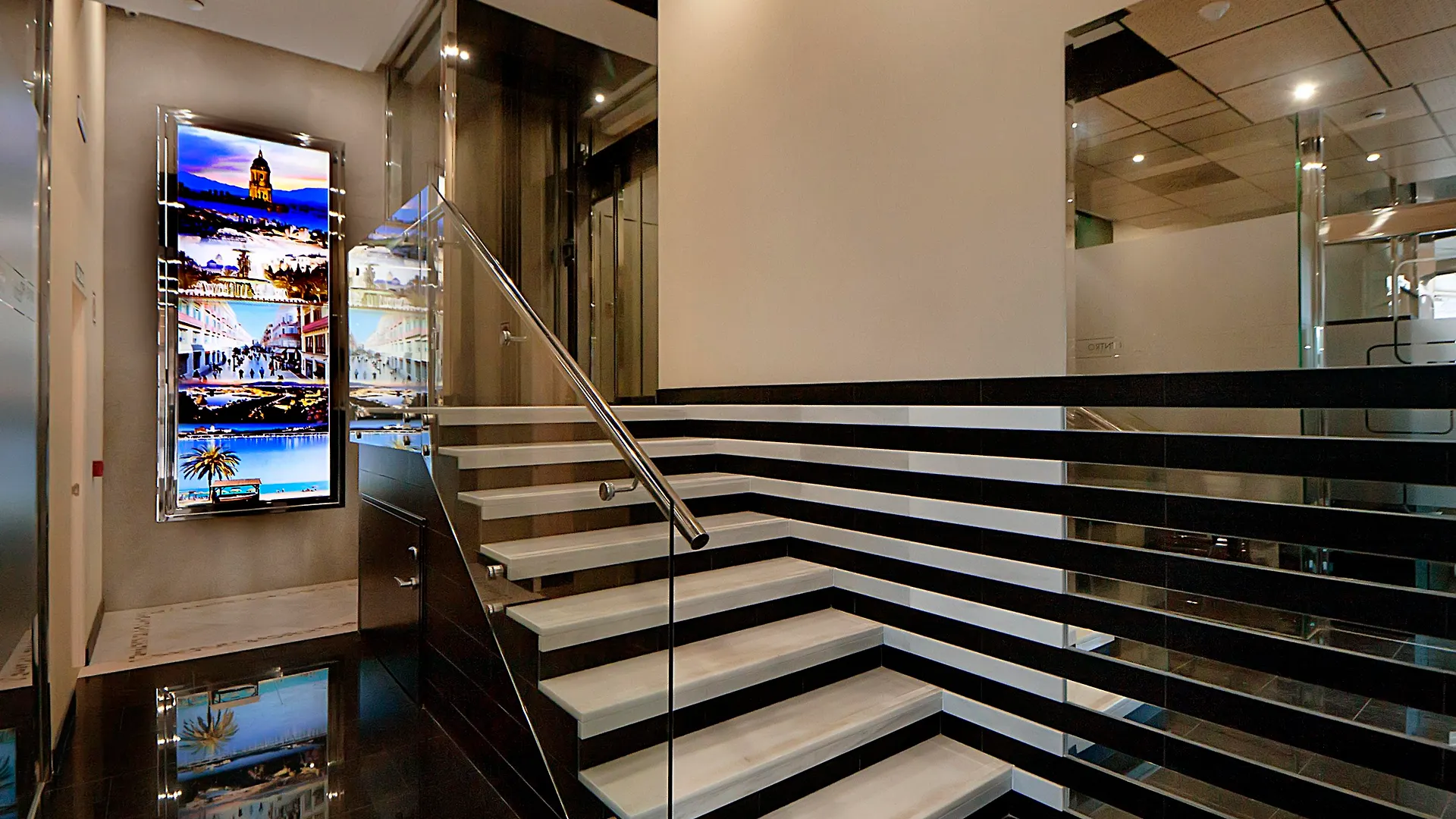 Apartamentos Suites Oficentro Deluxe Malaga