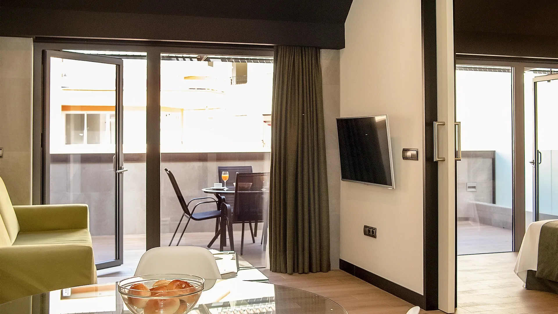 Apartamentos Suites Oficentro Deluxe Malaga 0*,