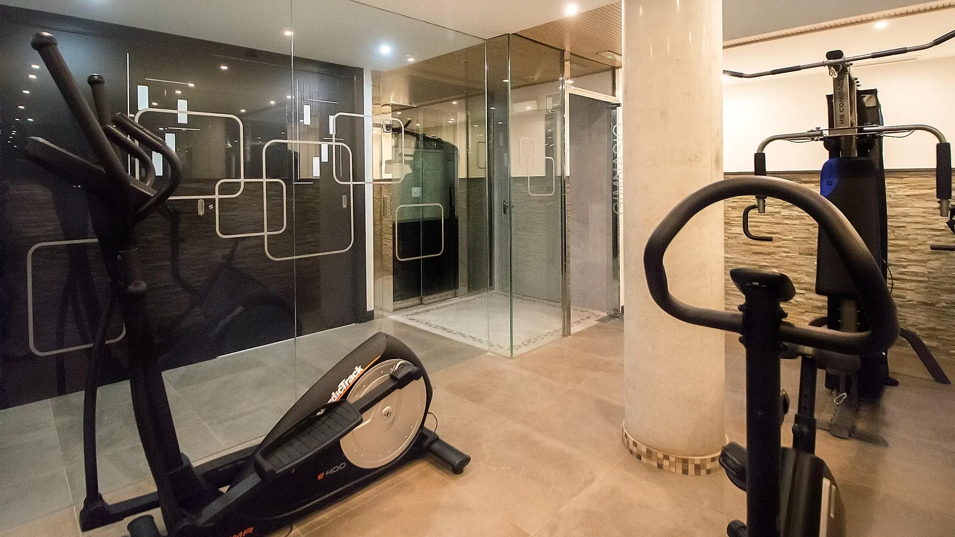 Apartamentos Suites Oficentro Deluxe Malaga 0*,