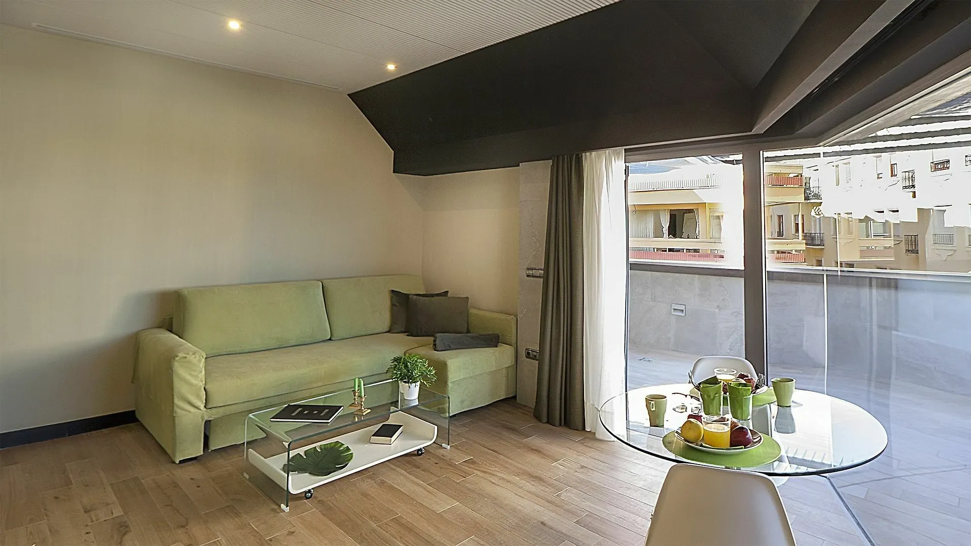 Apartamentos Suites Oficentro Deluxe Malaga