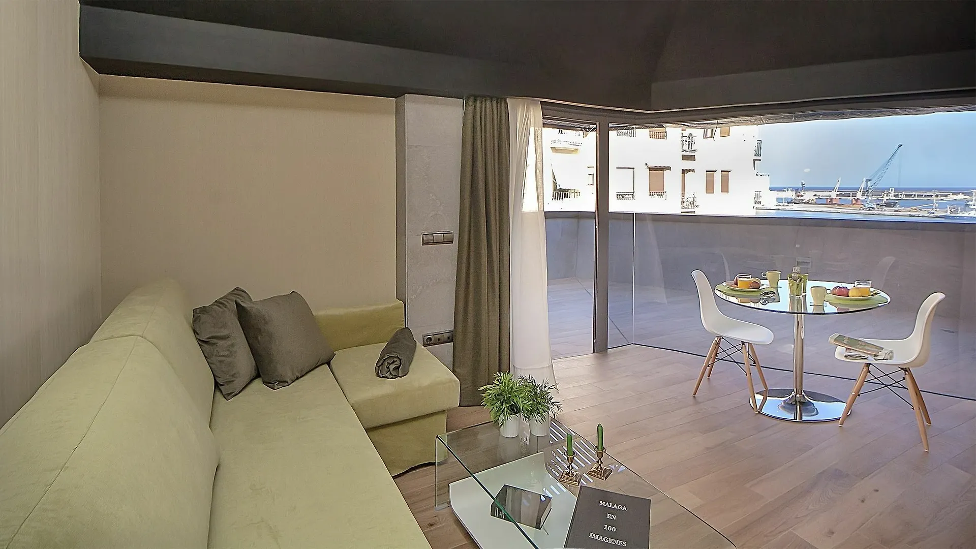 Apartamentos Suites Oficentro Deluxe Malaga 0*,