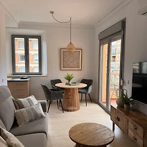  Apartment Life Alameda Colon Spanien