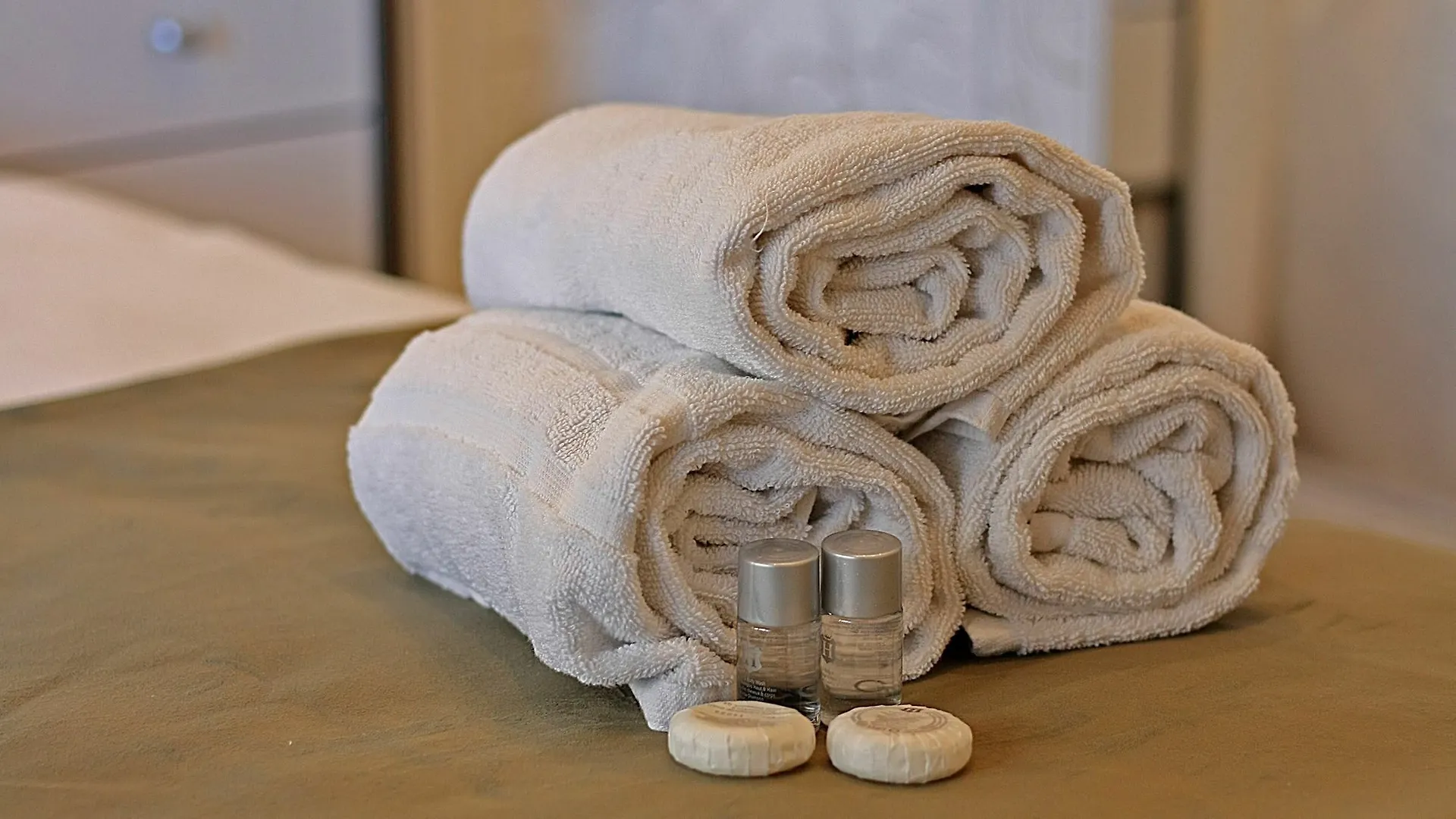 Apartamentos Suites Oficentro Deluxe Malaga 0*,  Spain