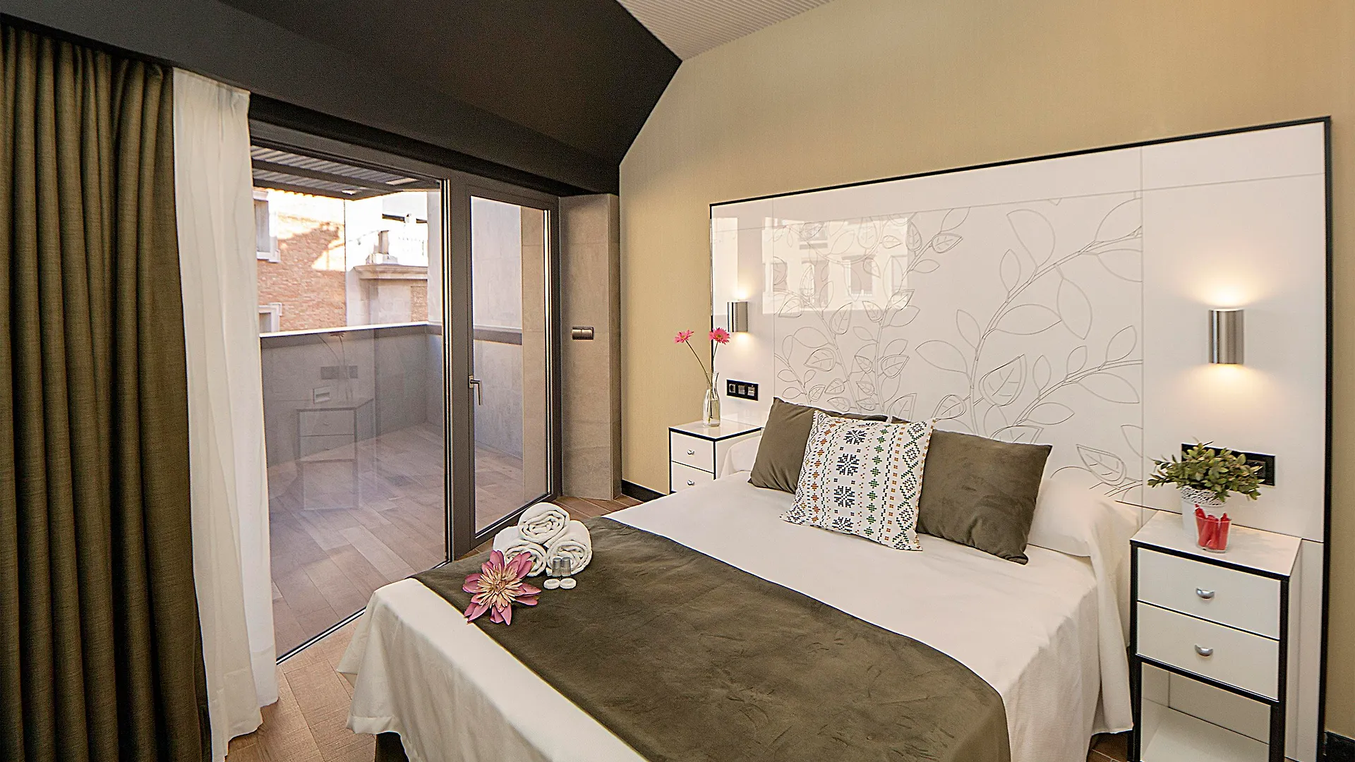 Apartamentos Suites Oficentro Deluxe Malaga